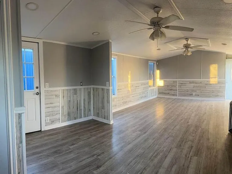 23516 Patricia Ln — Photo 5