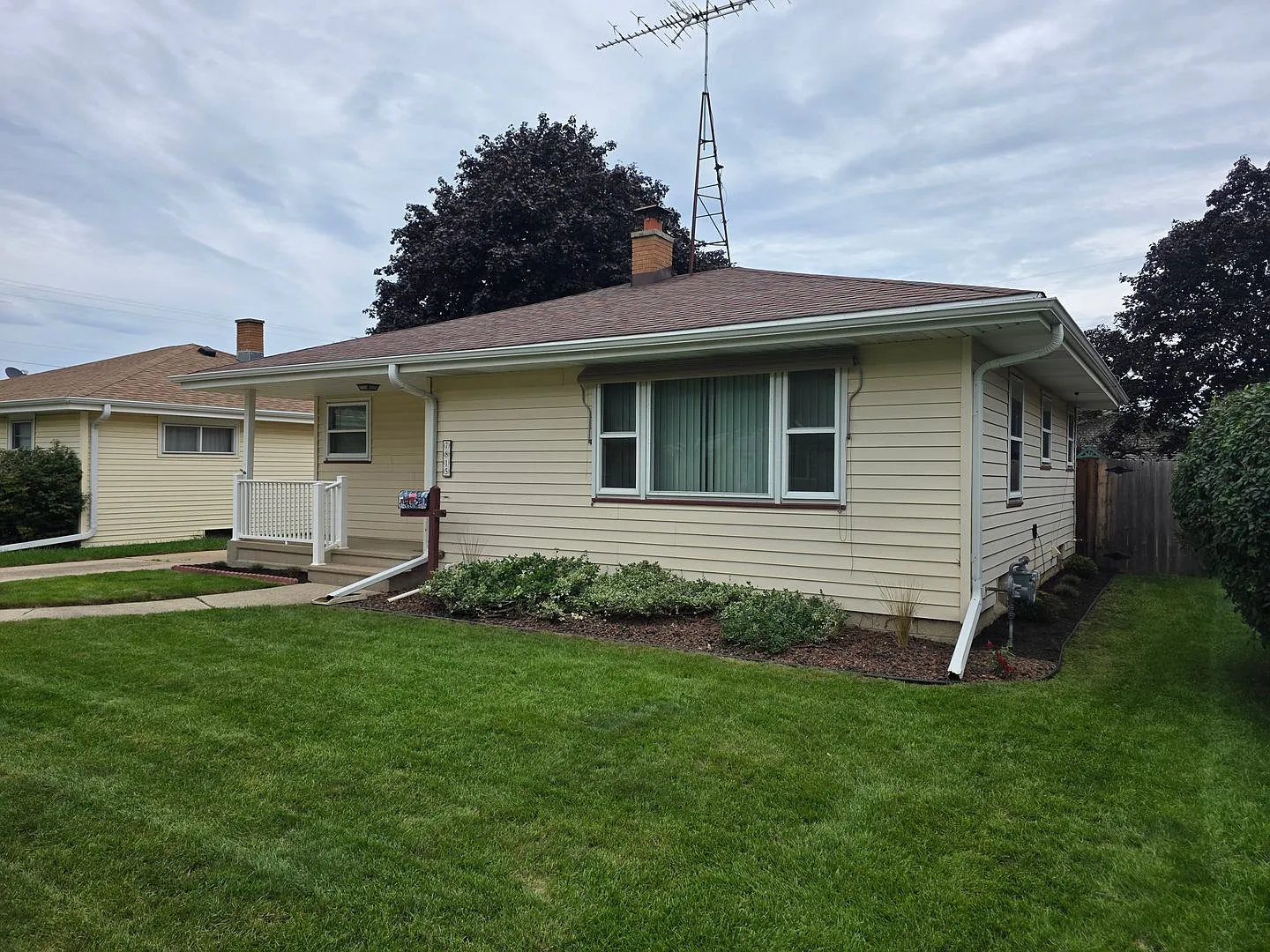 3 bedroom Kenosha ranch — Photo 2