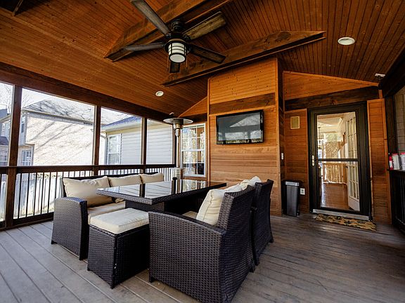 3rd image of 329 Baronswood Dr