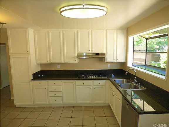 5th image of 23370 Bassett St