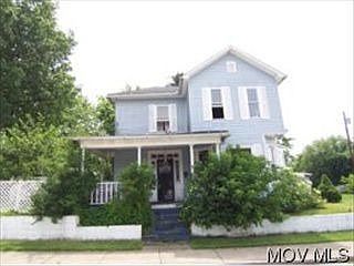 1st image of 1002 Lynn St