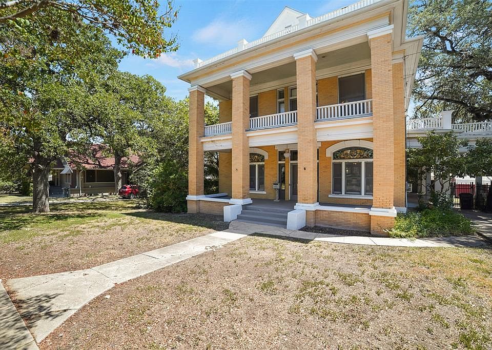 1st image of 504 S Main St