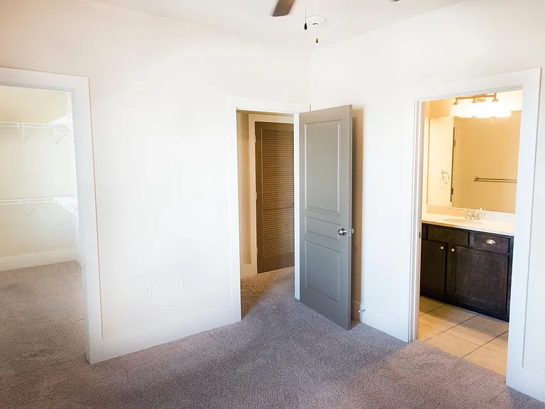 1950 Harkrider St #9 — Photo 8