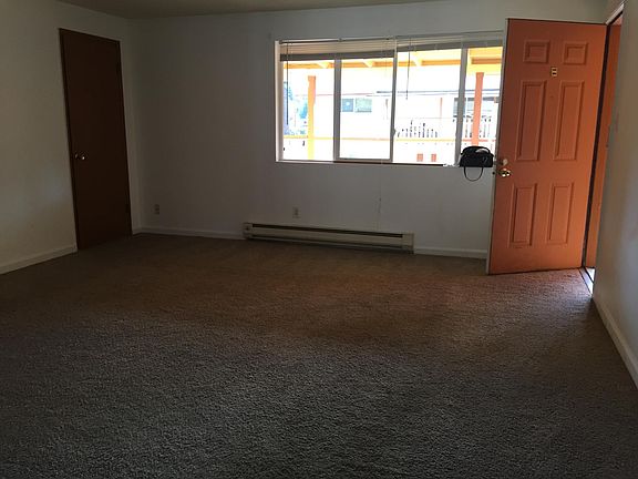 4th image of 5016 18th Ave SE
