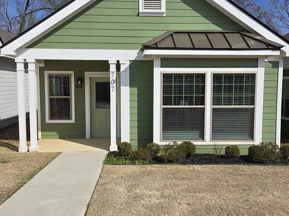 707 NE Heights Ln, Bentonville, AR 72712