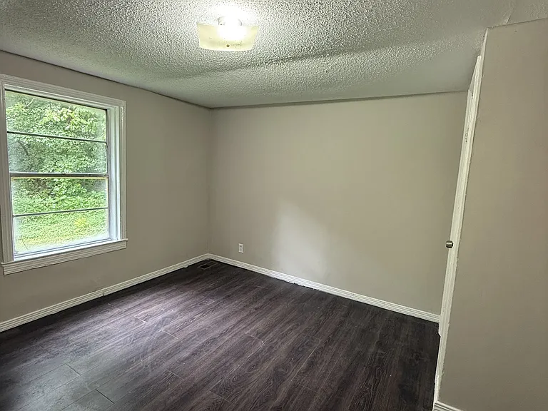 531 W Lake Dr — Photo 5