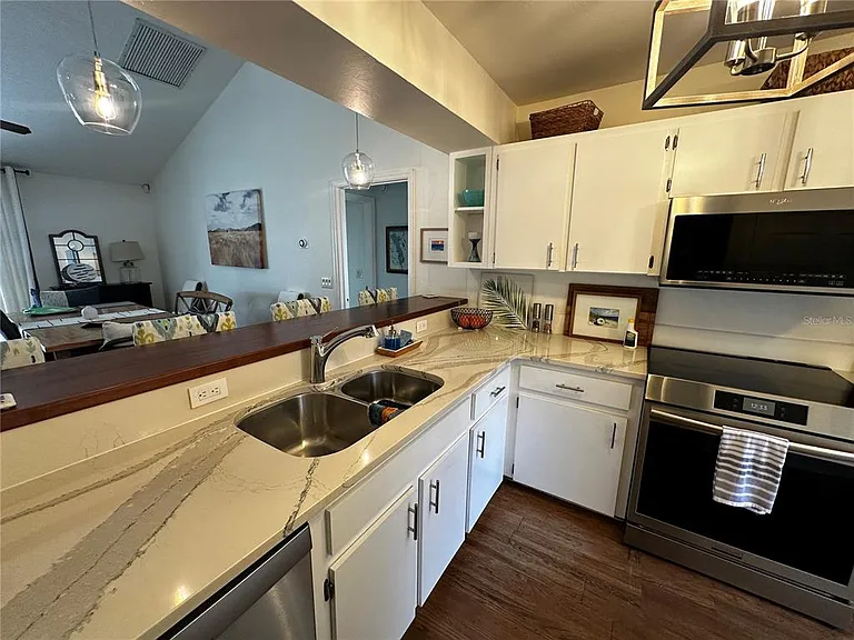 12595 SE Sunset Harbor Rd — Photo 15
