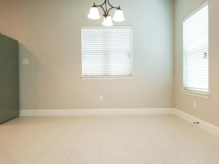 2816 Winchester Ave — Photo 9