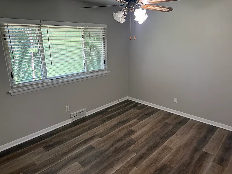 10233 Florinda Dr — Photo 14
