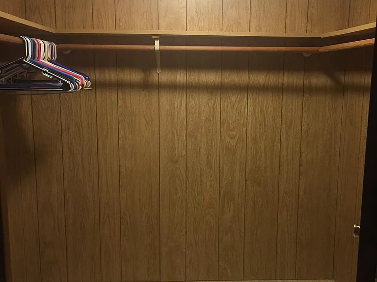 Master Bedroom Walk In Closet
