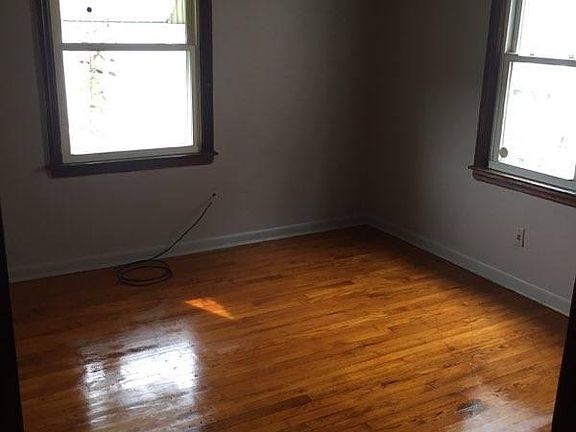 4th image of 738 Steiner Ave