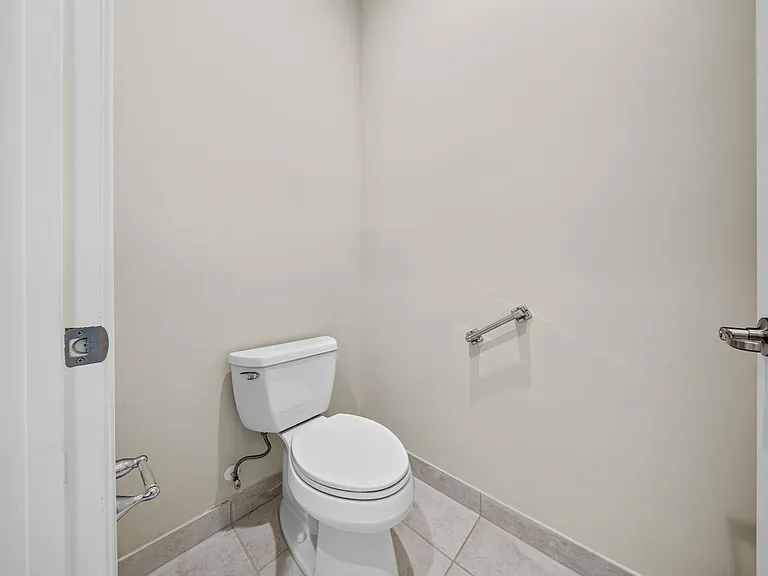 8883 Kingsmoor Way — Photo 37