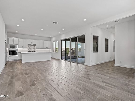 4th image of 11691 N LUCKENBACH Street
