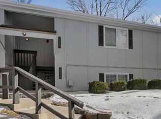 4717 Switzer St, Shawnee, KS 66203