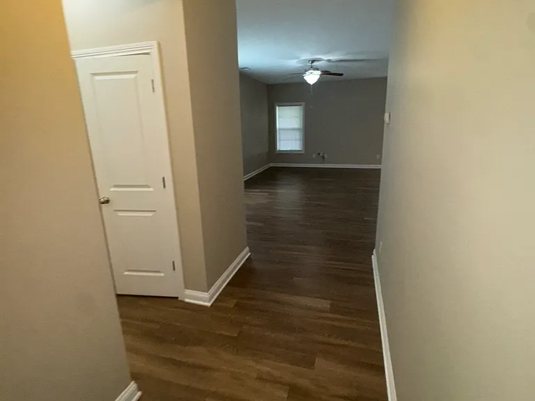 114 Stephen Dr — Photo 6