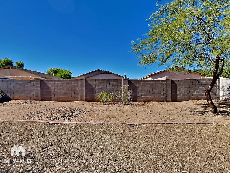 1886 E Cowboy Cove Trl — Photo 15