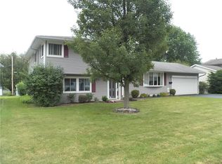 8 Radarick Dr, Rochester, NY 14624