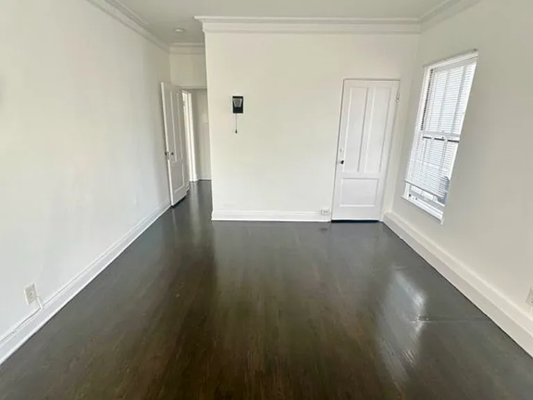 100 N Sycamore Ave #42 — Photo 14
