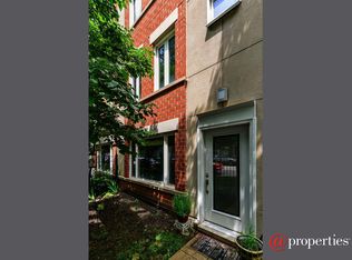 3900 N Fremont St #D, Chicago, IL 60613