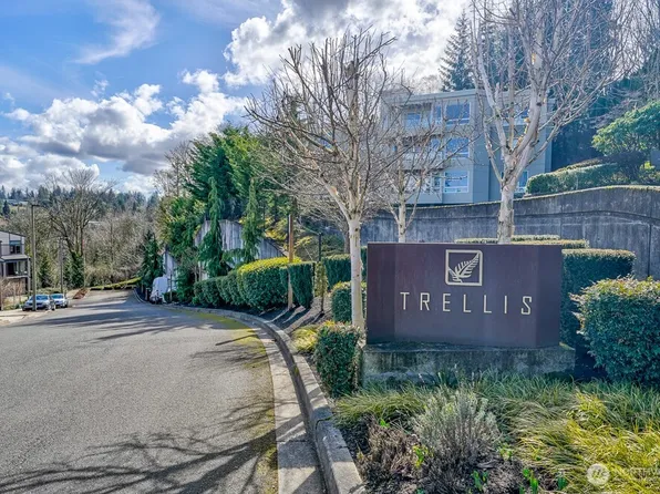 2978 76th SE #104, Mercer Island, WA 98040
