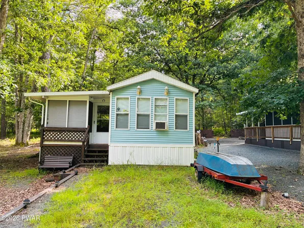 250 Big Bass Dr, Milford, PA 18337