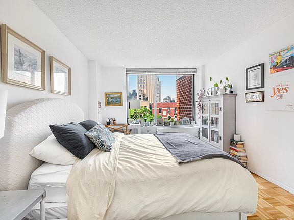 5th image of 270 W 17th St APT 5C