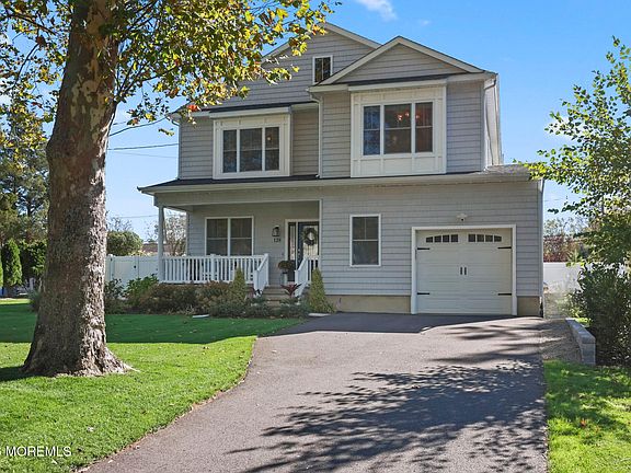 3rd image of 128 Peach Street