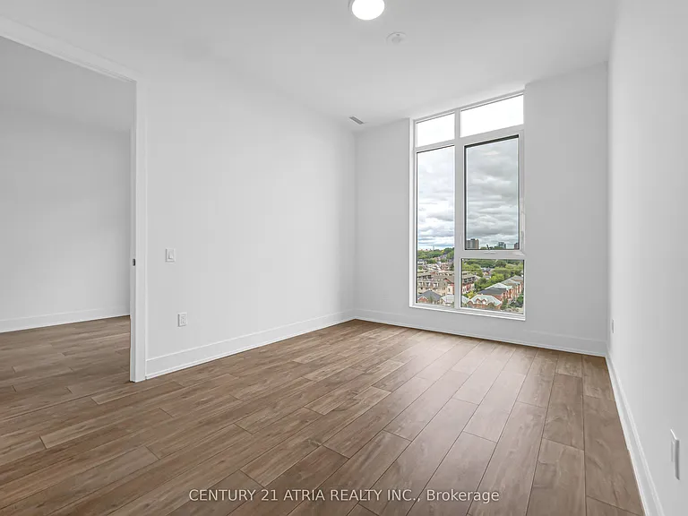 858 Dupont St #Penthouse 19 — Photo 26