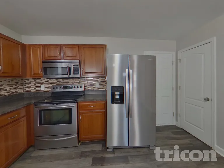 506 Glencroft Dr — Photo 5