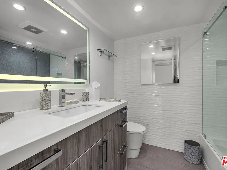 10535 Wilshire Blvd #1014 — Photo 18
