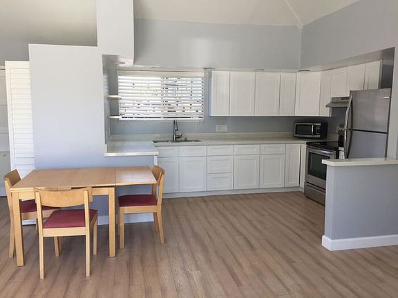 2nd image of 2022 Pomona Ave #B