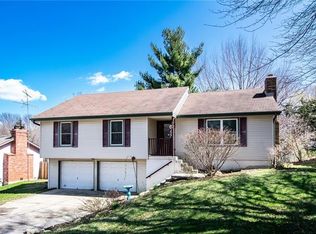 208 SW 26th St, Blue Springs, MO 64015