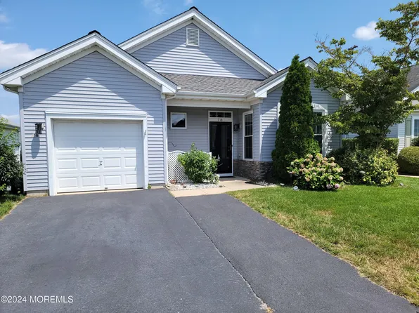 18 Buckingham Drive N, Manchester, NJ 08759