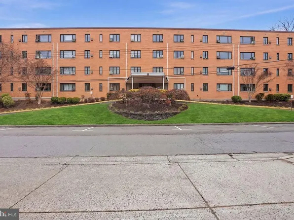 111 Lee Ave APT 302, Takoma Park, MD 20912