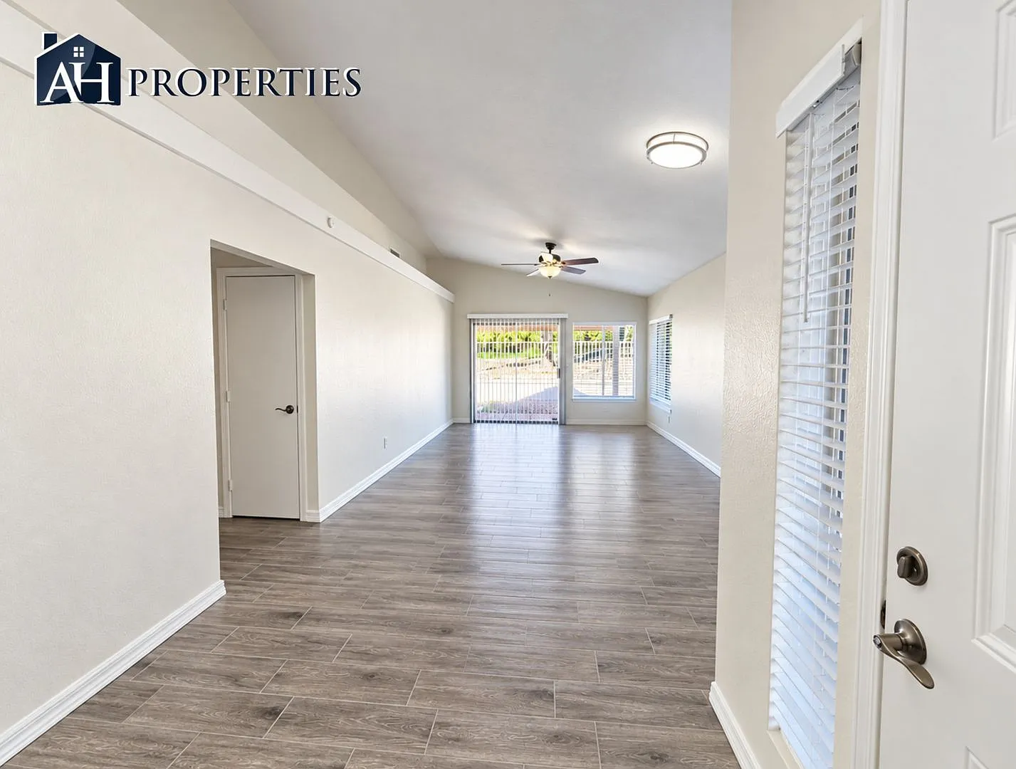 Complete Remodel on Arrowhead Country Club Gold Course--7516 W Tonto Dr. — Photo 2