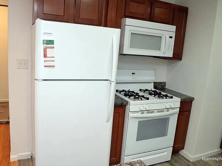 KITCHEN APPLIANCES