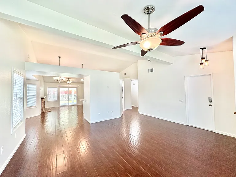 1415 Henshaw Rd — Photo 6