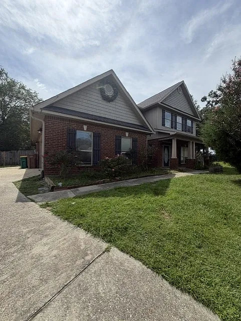 4 bed, 3.5 bath, 3376 sqft, $2,500 — Photo 1