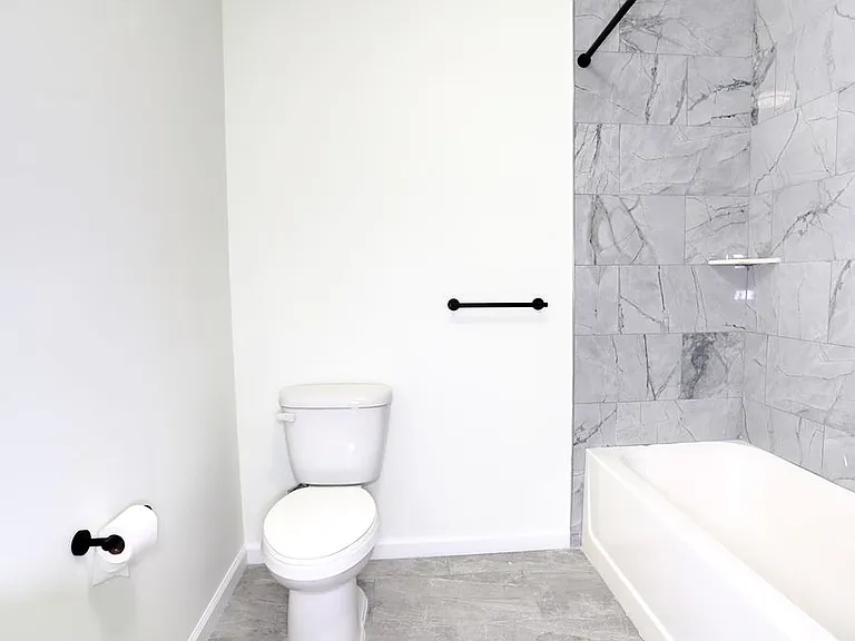 143 Zabriskie St #2D — Photo 11
