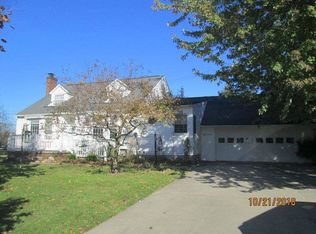 1509 Parish Rd, Kawkawlin, MI 48631