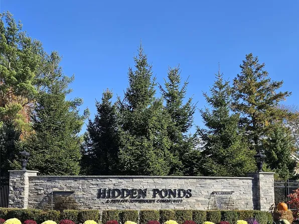 175 North Lane #175, Smithtown, NY 11787