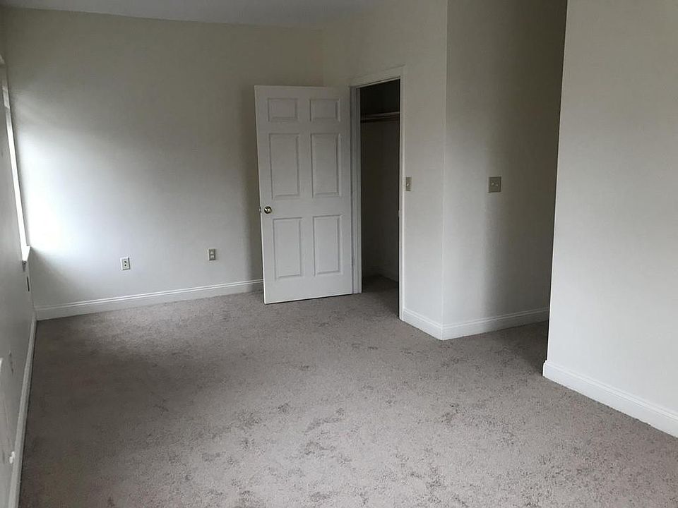 2nd image of 624 Main St #2
