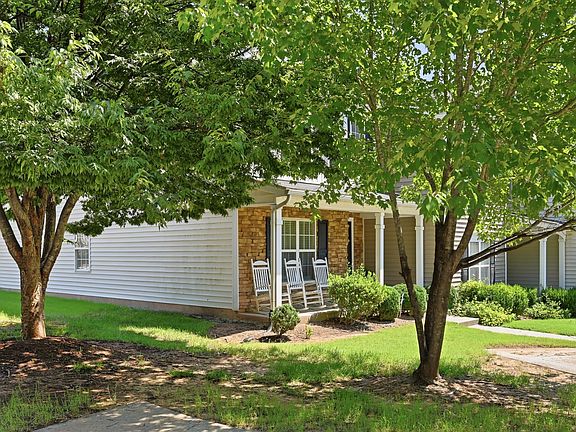 4th image of 3201 Ivey Wood Ln