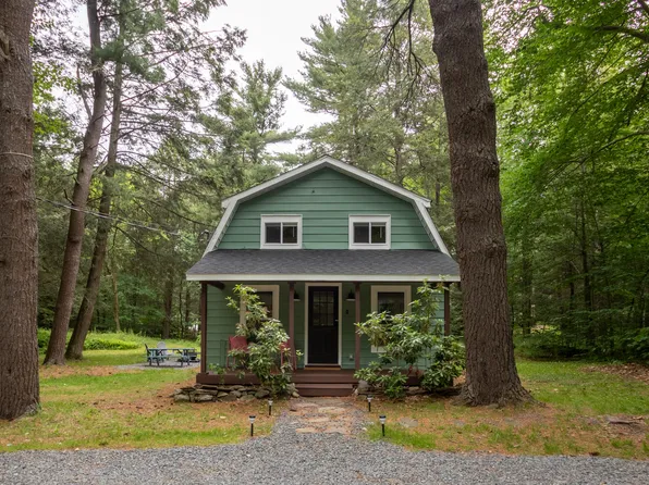 235 3rd St, Pocono Pines, PA 18350