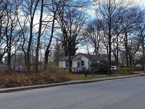 4th image of 437 S Railroad Ave