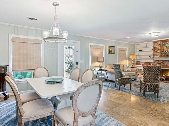 4th image of 620 Demere Way