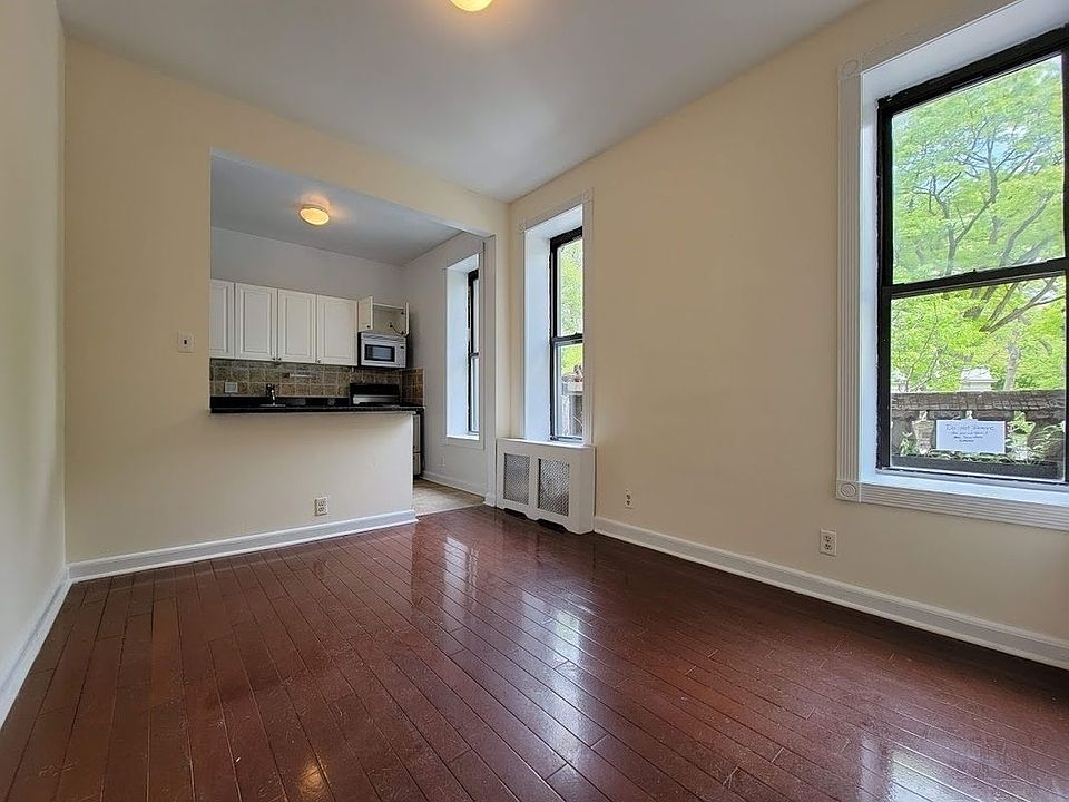 1st image of 159 2nd Ave APT 2
