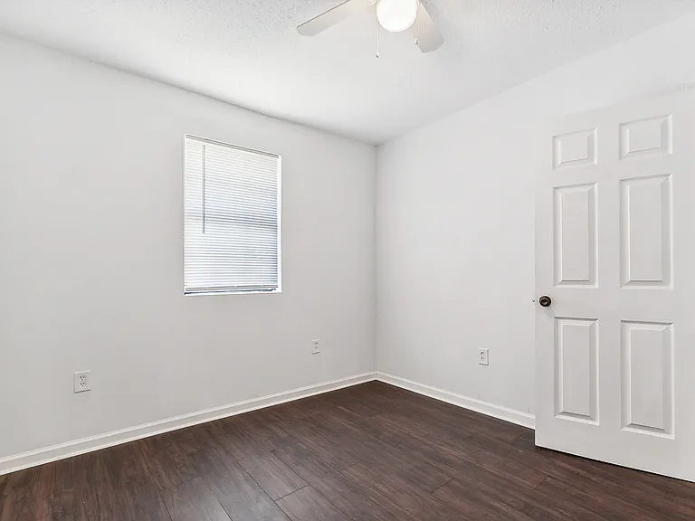 1563 Foy St — Photo 8
