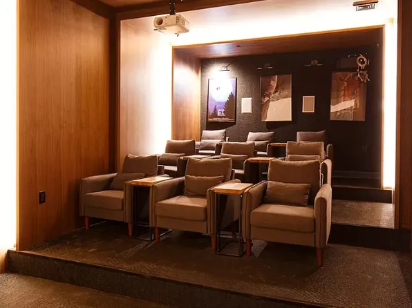 260 Gold Street image 20 of 28