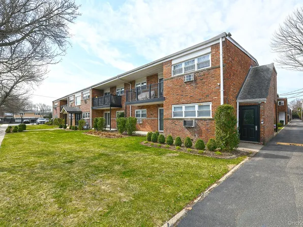 10 Ivy Street #10A, Farmingdale, NY 11735